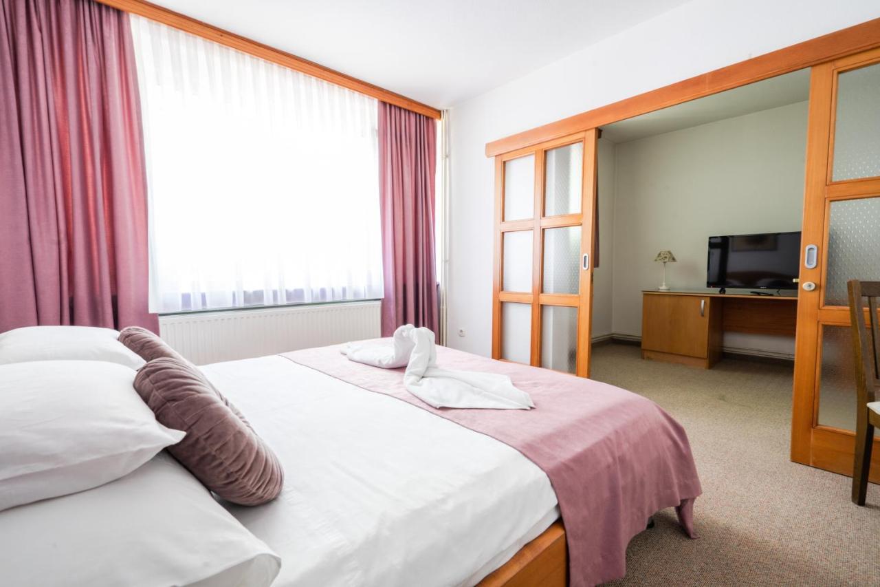 Park Hotel Bihać Eksteriør bilde