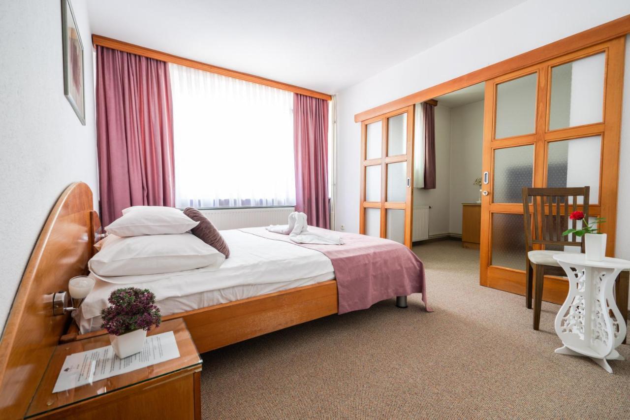 Park Hotel Bihać Eksteriør bilde