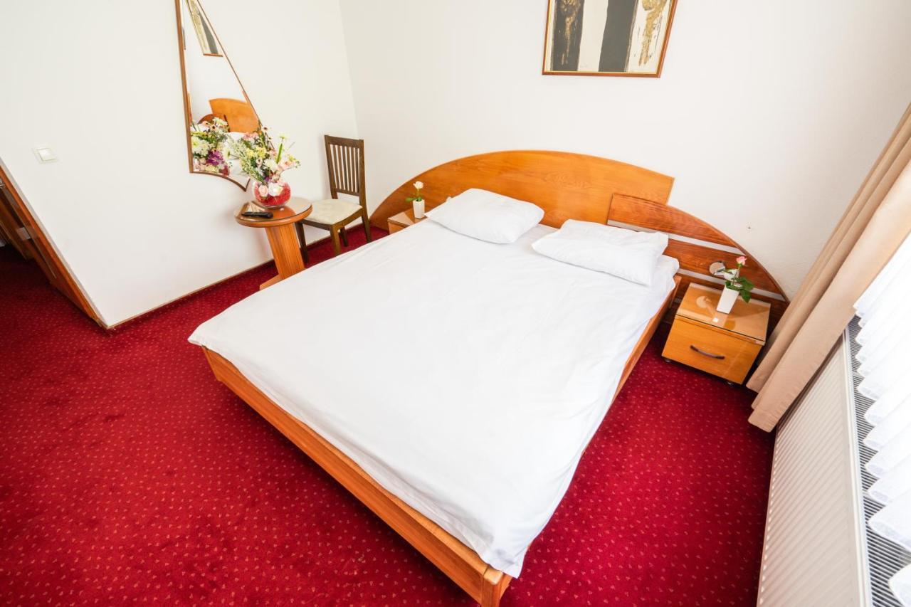 Park Hotel Bihać Eksteriør bilde