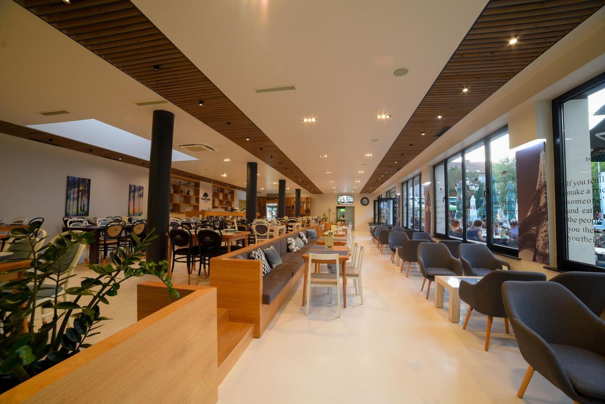 Park Hotel Bihać Eksteriør bilde