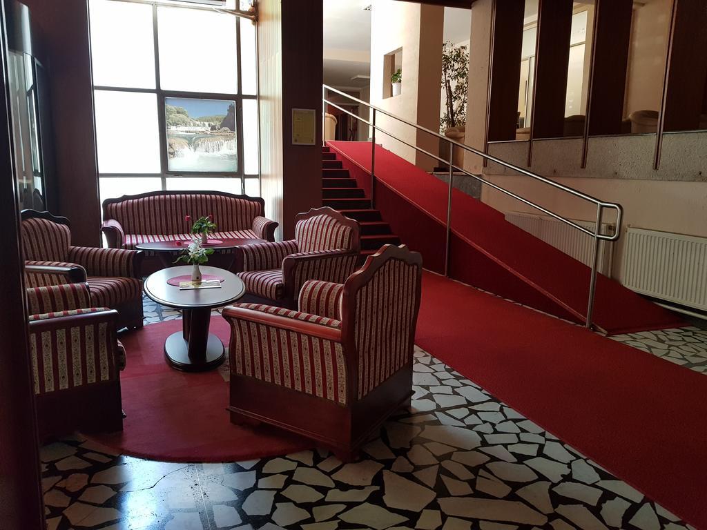 Park Hotel Bihać Eksteriør bilde