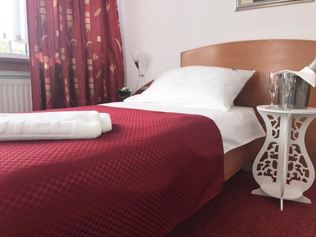 Park Hotel Bihać Eksteriør bilde