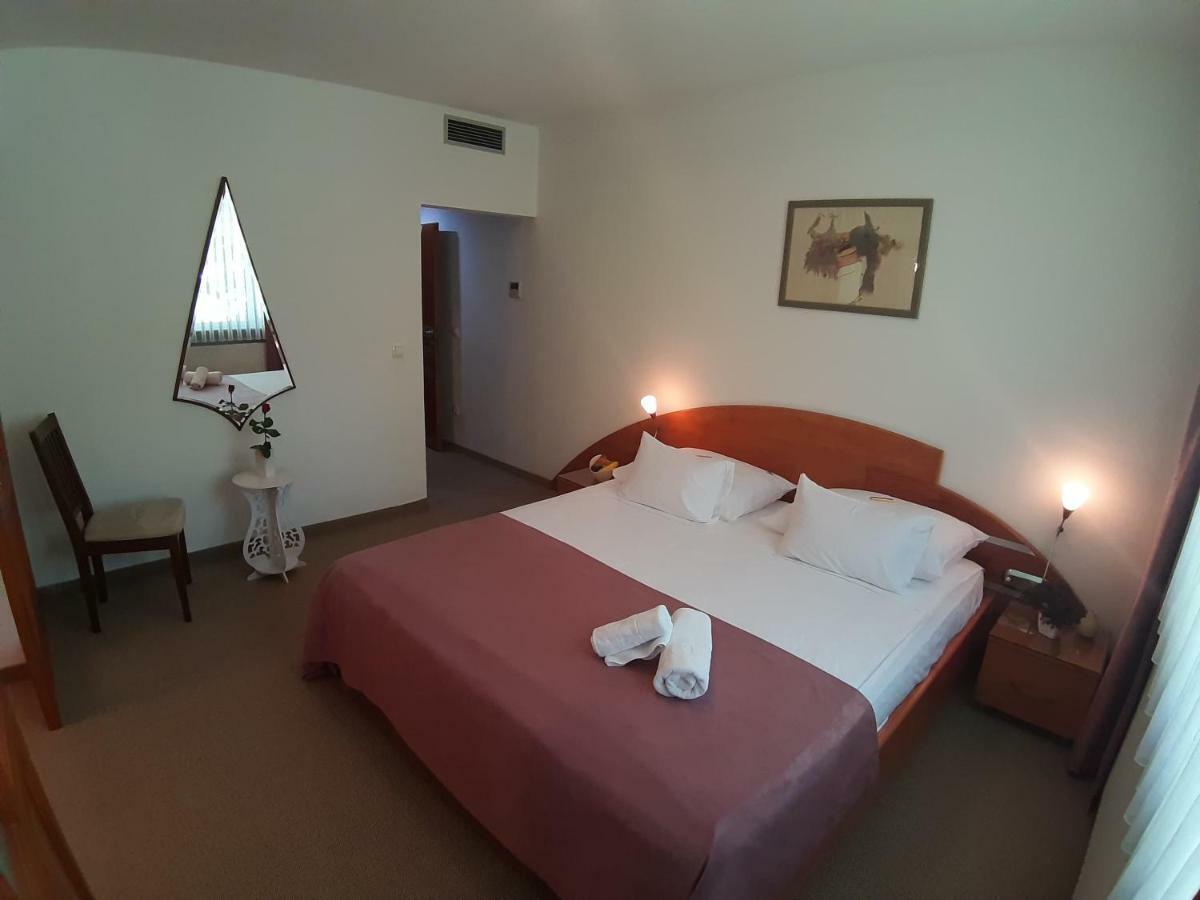 Park Hotel Bihać Eksteriør bilde